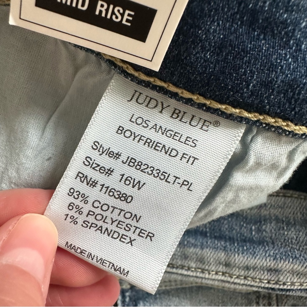 Judy Blue 16W Boyfriend Jeans JB82335LT Mid Rise Light Wash Stretch Denim - Picture 7 of 8